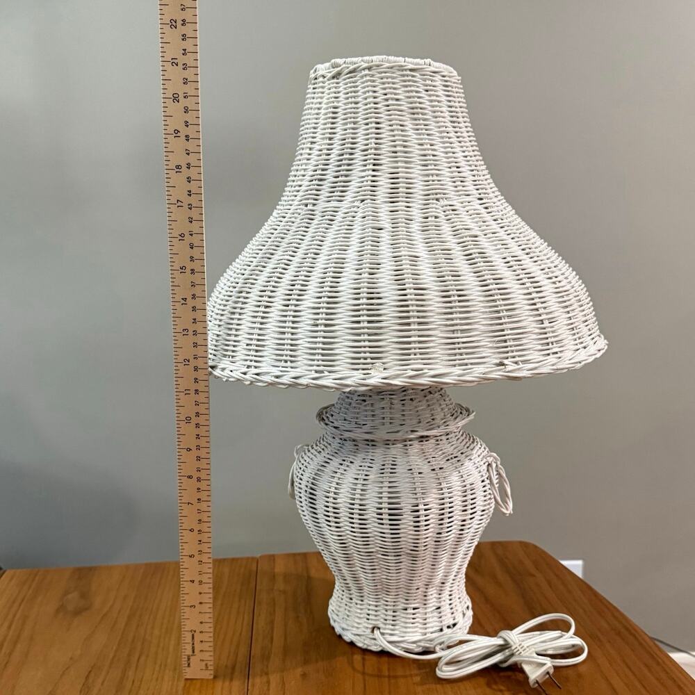 Vintage White Wicker Lamp And Shade Ginger Jar - Picture 14 of 15
